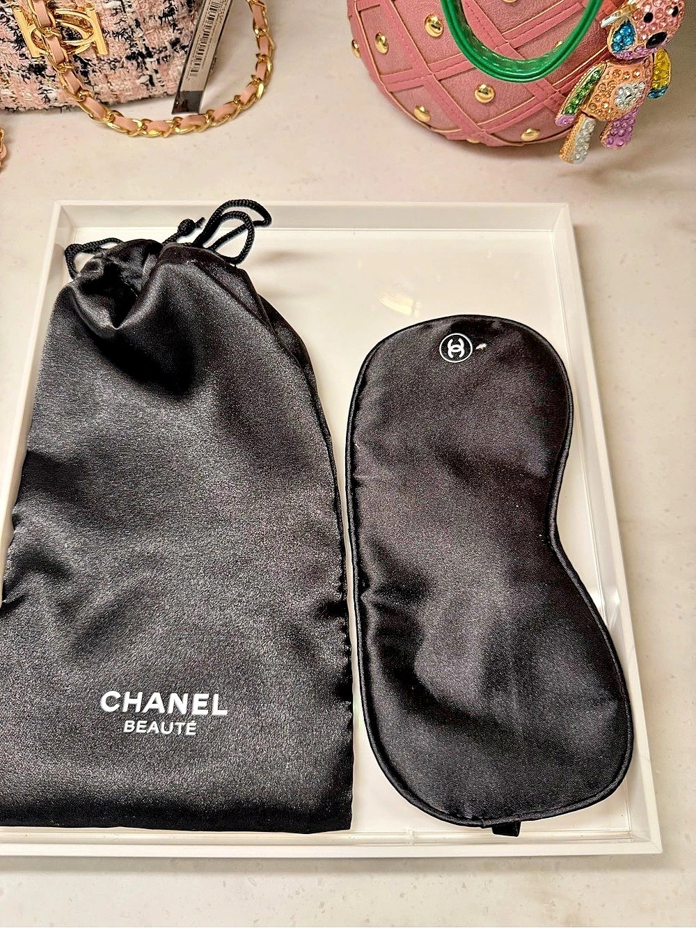 Fashionable Beaute Silk Sleep Mask with Pouch Set Black NIP